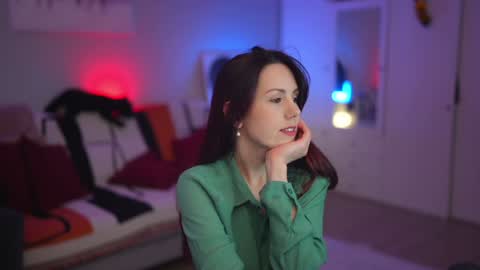 Snapshot of _blackbee_ chatting on 02-20-26, 06:19 Lili online show from 02-20-26, 06:19