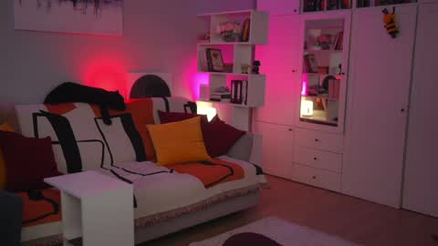 Lili online show from 04-17-26, 09:34