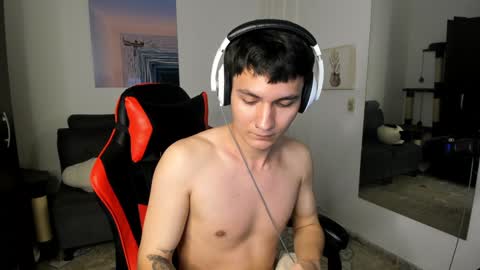 Snapshot of _blakee chatting on 12-18-24, 06:21 B L A K E online show from 12-18-24, 06:21