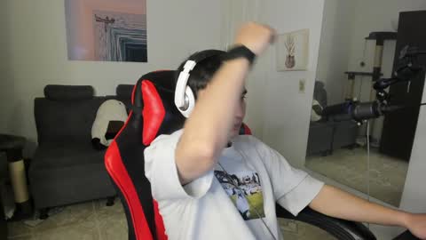 Snapshot of _blakee chatting on 12-25-24, 03:18 B L A K E online show from 12-25-24, 03:18