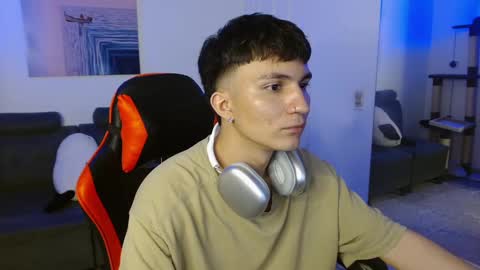 Snapshot of _blakee chatting on 02-13-25, 07:03 B L A K E online show from 02-13-25, 07:03