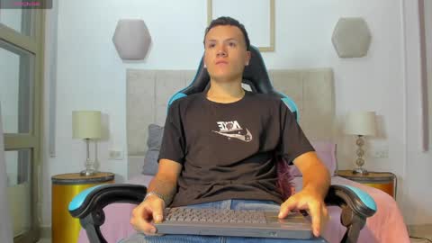 Snapshot of _blowsex_ chatting on 04-16-26, 12:39 _blowsex_ online show from 04-16-26, 12:39