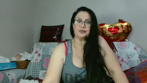 Snapshot of _blue__butterfly_ chatting on 12-05-24, 01:14 KHALEESI online show from 12-05-24, 01:14