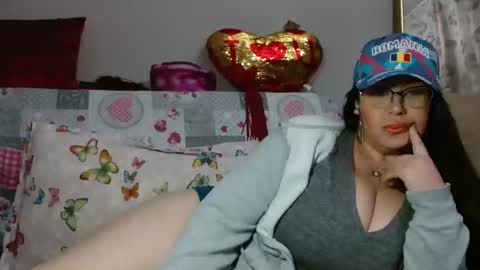 Snapshot of _blue__butterfly_ chatting on 12-08-24, 02:39 KHALEESI online show from 12-08-24, 02:39