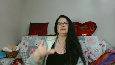 Snapshot of _blue__butterfly_ chatting on 12-17-24, 05:18 KHALEESI online show from 12-17-24, 05:18