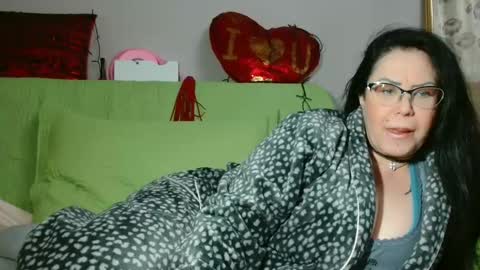 Snapshot of _blue__butterfly_ chatting on 01-26-25, 01:09 KHALEESI online show from 01-26-25, 01:09