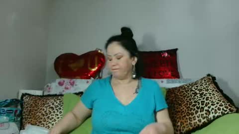 Snapshot of _blue__butterfly_ chatting on 03-01-25, 08:10 KHALEESI online show from 03-01-25, 08:10