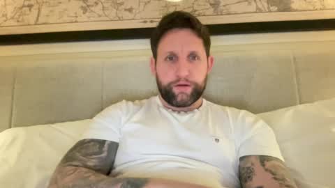 Snapshot of _british_hung_ chatting on 02-17-25, 09:30 UK BigThick Cock online show from 02-17-25, 09:30