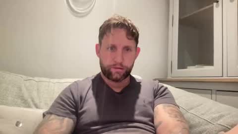 Snapshot of _british_hung_ chatting on 09-11-25, 01:00 UK BigThick Cock online show from 09-11-25, 01:00