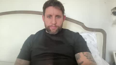 Snapshot of _british_hung_ chatting on 01-07-26, 01:24 UK BigThick Cock online show from 01-07-26, 01:24