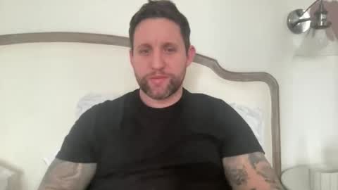 Snapshot of _british_hung_ chatting on 02-26-26, 01:32 UK BigThick Cock online show from 02-26-26, 01:32