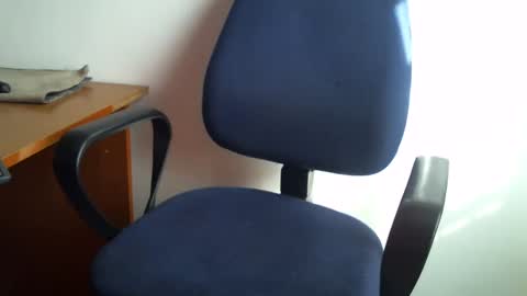 Snapshot of _bunny_b chatting on 02-18-25, 05:42 I will be back soon  online show from 02-18-25, 05:42