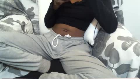 Snapshot of _bunny_b chatting on 02-20-25, 10:59 I will be back soon  online show from 02-20-25, 10:59