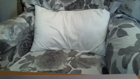 Snapshot of _bunny_b chatting on 03-05-25, 09:49 I will be back soon  online show from 03-05-25, 09:49