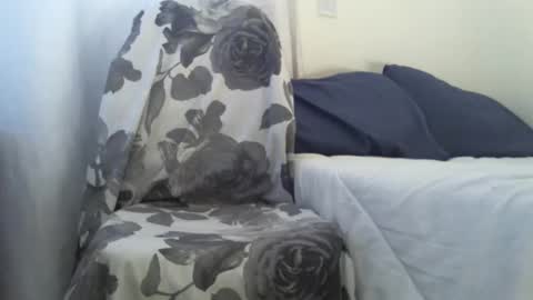 Snapshot of _bunny_b chatting on 10-04-25, 08:45 I will be back soon  online show from 10-04-25, 08:45