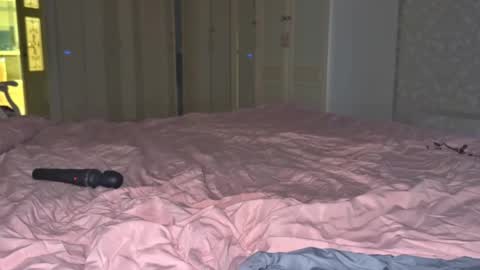 Stella online show from 12-15-25, 03:33