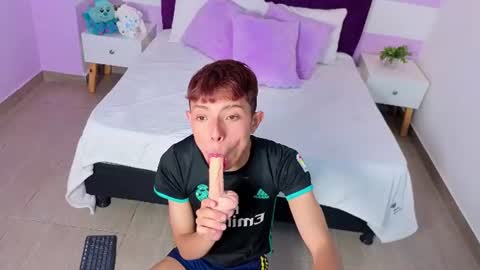 Snapshot of _camilo_ortiz chatting on 06-20-26, 04:21 camilo online show from 06-20-26, 04:21