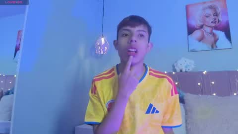 Snapshot of _camilo_ortiz chatting on 06-23-26, 03:32 camilo online show from 06-23-26, 03:32