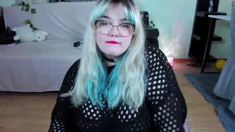 _candym1lky_ online show from 12-17-25, 06:41