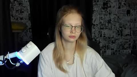 Snapshot of _caramel_milk_ chatting on 09-22-25, 02:57 Merlizz online show from 09-22-25, 02:57