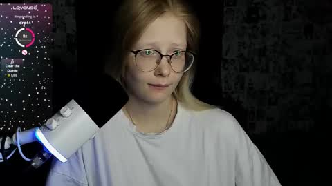 Snapshot of _caramel_milk_ chatting on 09-23-25, 02:58 Merlizz online show from 09-23-25, 02:58