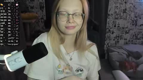 Snapshot of _caramel_milk_ chatting on 10-09-25, 02:09 Merlizz online show from 10-09-25, 02:09