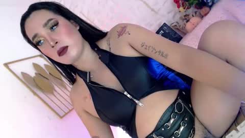 Snapshot of _caroline69 chatting on 02-08-26, 06:17 Caroline online show from 02-08-26, 06:17