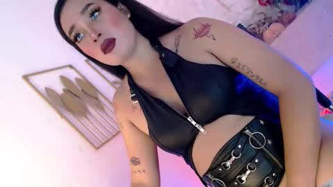 Snapshot of _caroline69 chatting on 02-11-26, 07:02 Caroline online show from 02-11-26, 07:02