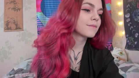 Snapshot of _caroline_coy chatting on 03-07-25, 11:51 Caroline online show from 03-07-25, 11:51