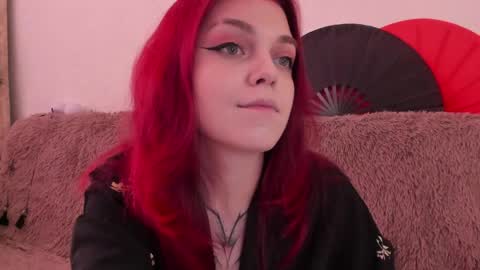 Caroline online show from 04-12-26, 11:48