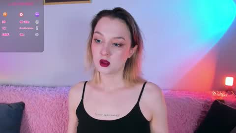 Snapshot of _ccrystaa_ chatting on 11-07-25, 06:57 Christina Chris online show from 11-07-25, 06:57