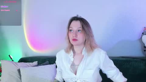 Snapshot of _ccrystaa_ chatting on 12-22-25, 03:47 Christina Chris online show from 12-22-25, 03:47