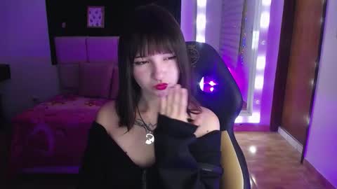 _charlotte_collins_ online show from 11-22-25, 03:00