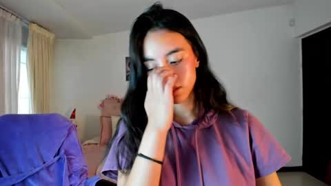 Snapshot of _charlotte_evans_2 chatting on 01-03-25, 08:32 Charlote online show from 01-03-25, 08:32