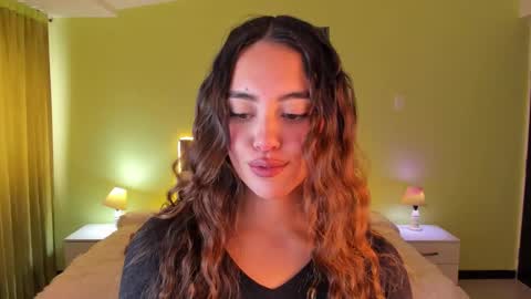 Snapshot of _charlotte_evans_2 chatting on 10-06-25, 07:00 Charlote online show from 10-06-25, 07:00