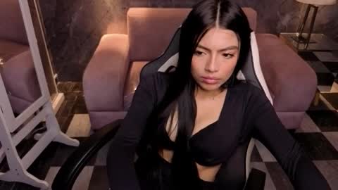 Snapshot of _charlottee_b chatting on 03-30-26, 01:23 _charlottee_b online show from 03-30-26, 01:23