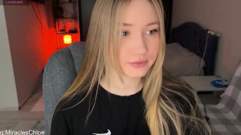 Snapshot of _chloe_miller_ chatting on 02-07-26, 05:33 _chloe_miller_ online show from 02-07-26, 05:33