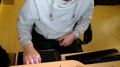 Snapshot of _chris_87 chatting on 02-18-25, 12:37 chris 87 online show from 02-18-25, 12:37