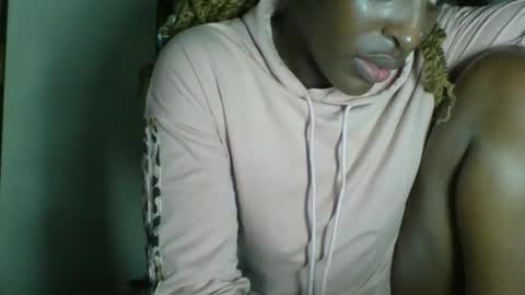 Snapshot of _clara01 chatting on 04-27-26, 06:17 clara online show from 04-27-26, 06:17