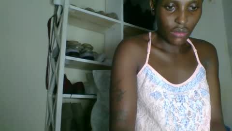 Snapshot of _clara01 chatting on 05-25-26, 07:14 clara online show from 05-25-26, 07:14