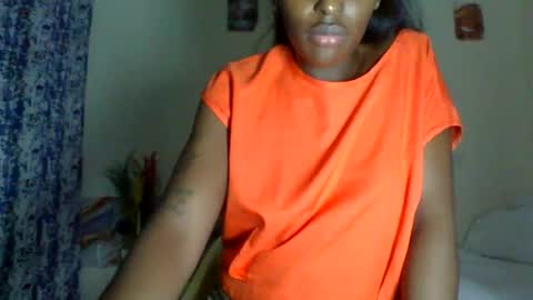 Snapshot of _clara01 chatting on 05-31-26, 06:09 clara online show from 05-31-26, 06:09