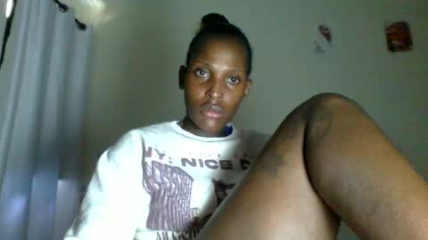 Snapshot of _clara01 chatting on 07-18-26, 06:39 clara online show from 07-18-26, 06:39