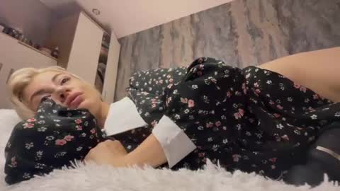 Snapshot of _comefeelme_ chatting on 07-15-26, 04:51 D online show from 07-15-26, 04:51