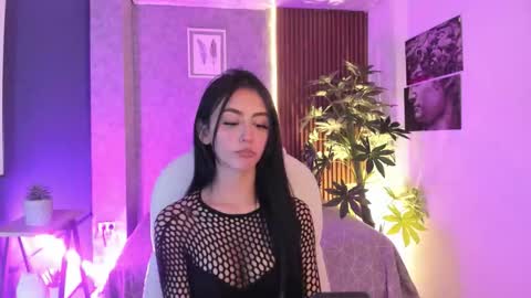 Snapshot of _coraliinee_ chatting on 01-09-26, 04:15 Coraline online show from 01-09-26, 04:15