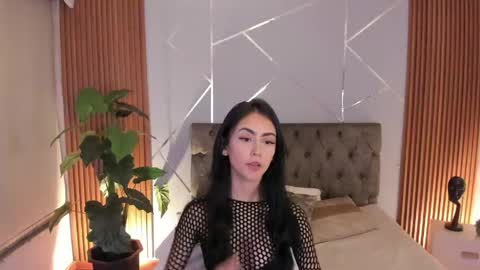 Coraline online show from 04-25-26, 03:20