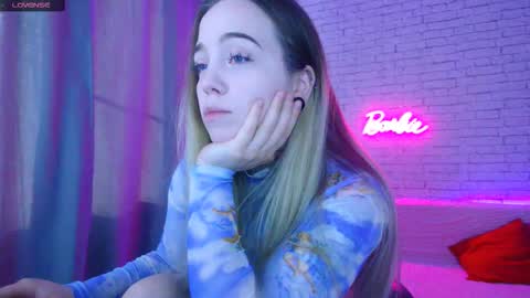 Snapshot of _crazybee_ chatting on 11-01-25, 04:58 Nica online show from 11-01-25, 04:58