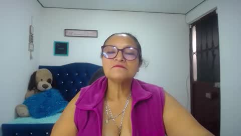_cristal09 online show from 09-10-25, 06:19