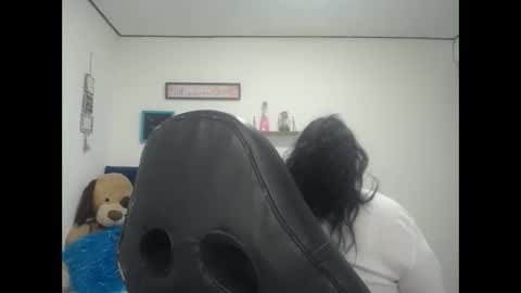 _cristal09 online show from 09-11-25, 03:12