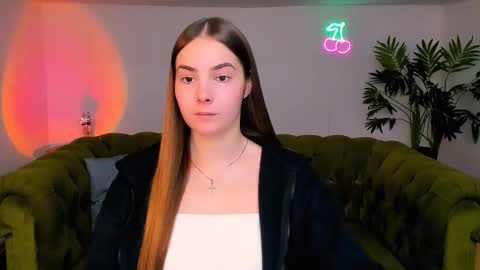 Erika online show from 09-11-25, 01:33