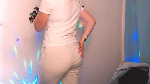 Snapshot of _cutie_and_shy_ chatting on 05-06-26, 06:41 _cutie_and_shy_ online show from 05-06-26, 06:41
